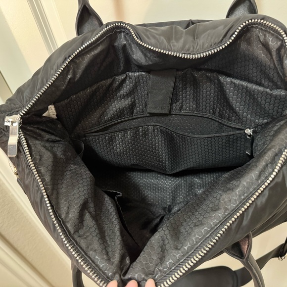 Black Quilted Tote Bag - Picture 4 of 5